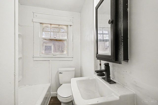 802 Seventeenth Avenue, Middletown, OH 45044