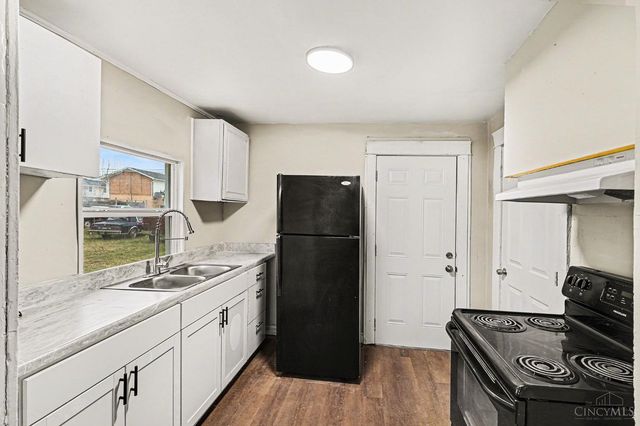 802 Seventeenth Avenue, Middletown, OH 45044