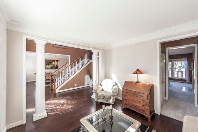 102 Fairlake Ct, Hendersonville, TN 37075