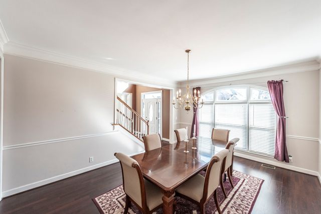 102 Fairlake Ct, Hendersonville, TN 37075