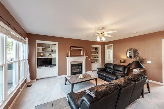 102 Fairlake Ct, Hendersonville, TN 37075