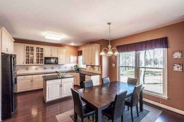 102 Fairlake Ct, Hendersonville, TN 37075