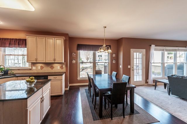 102 Fairlake Ct, Hendersonville, TN 37075