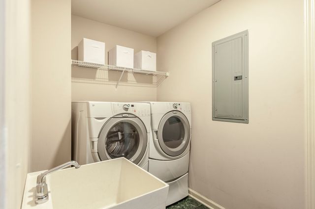 102 Fairlake Ct, Hendersonville, TN 37075