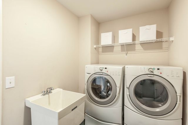 102 Fairlake Ct, Hendersonville, TN 37075