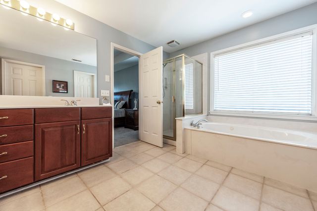 102 Fairlake Ct, Hendersonville, TN 37075