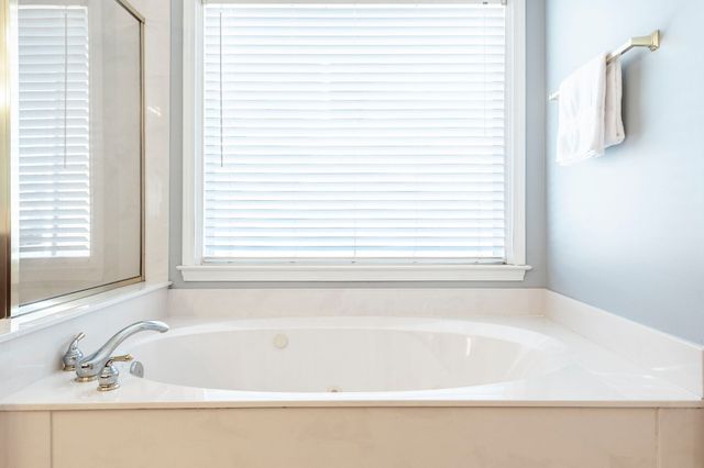 102 Fairlake Ct, Hendersonville, TN 37075