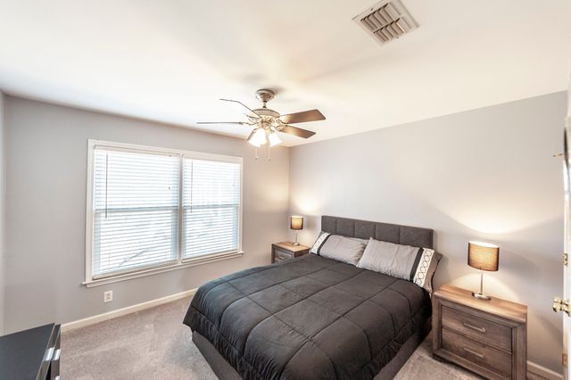 102 Fairlake Ct, Hendersonville, TN 37075