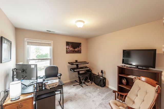 102 Fairlake Ct, Hendersonville, TN 37075