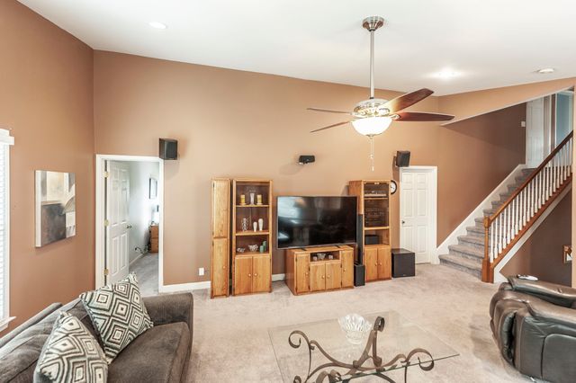 102 Fairlake Ct, Hendersonville, TN 37075