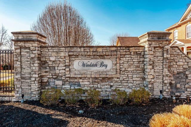 102 Fairlake Ct, Hendersonville, TN 37075