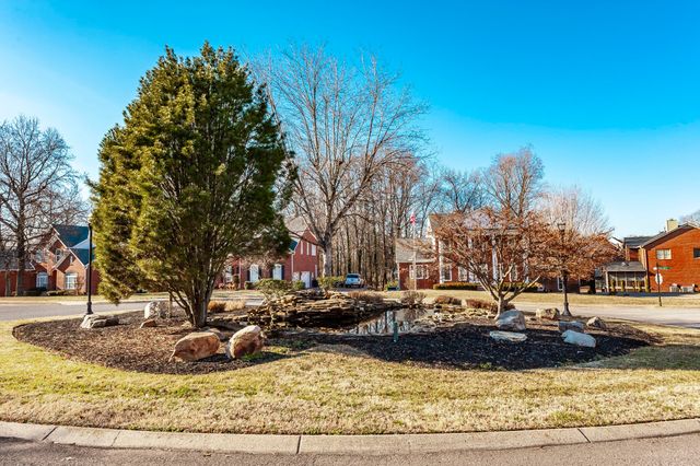 102 Fairlake Ct, Hendersonville, TN 37075