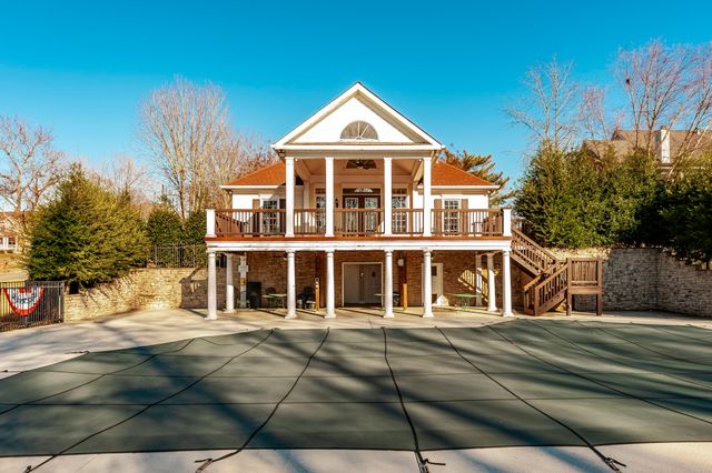 102 Fairlake Ct, Hendersonville, TN 37075