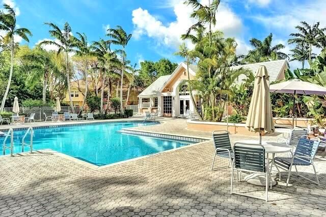 1011 Crystal Way P, Delray Beach, FL 33444