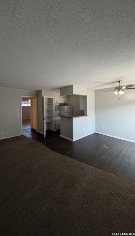 158 De Chantle Rd Apt 129, San Antonio, TX 78201
