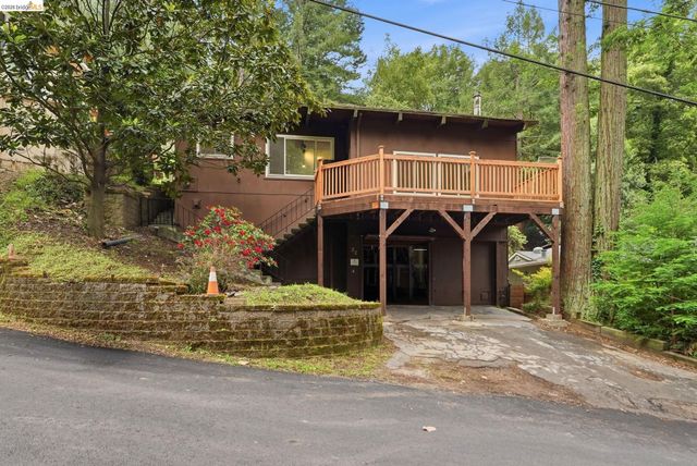 33 Eastwood Ct, Oakland, CA 94611