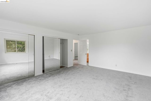 33 Eastwood Ct, Oakland, CA 94611