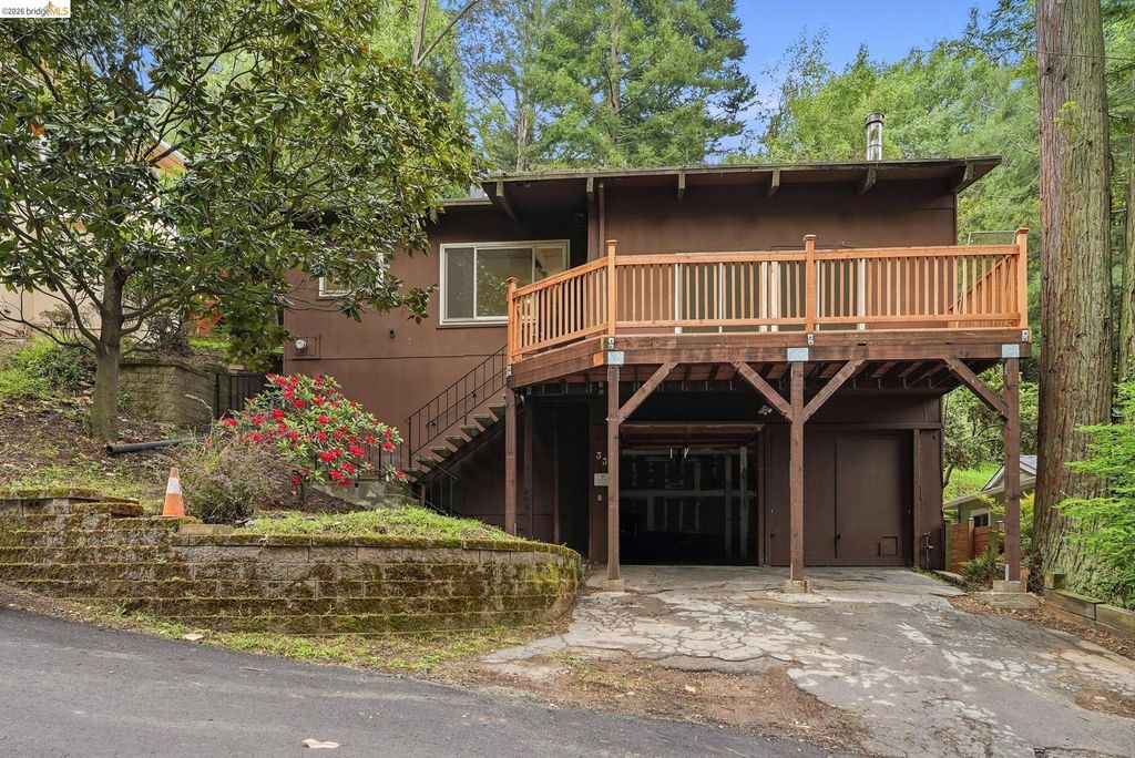 33 Eastwood Ct, Oakland, CA 94611
