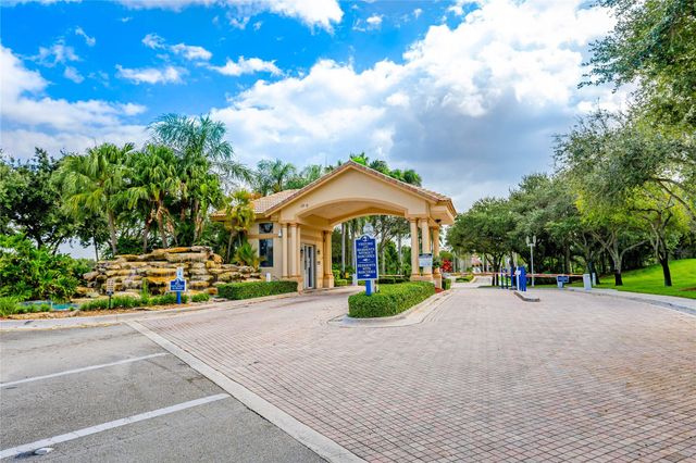16757 NW 8th St, Pembroke Pines, FL 33028