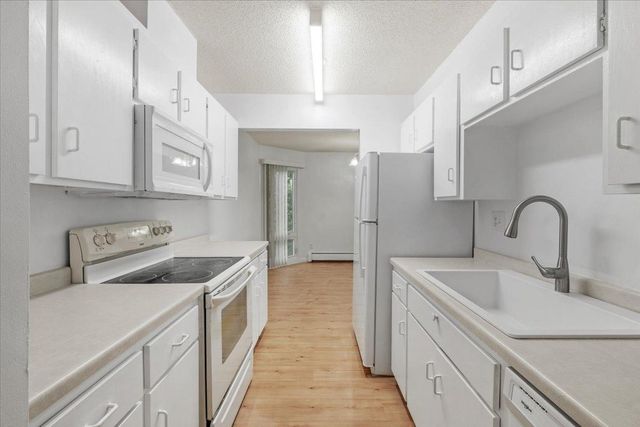 13709 Nicollet Avenue 301, Burnsville, MN 55337
