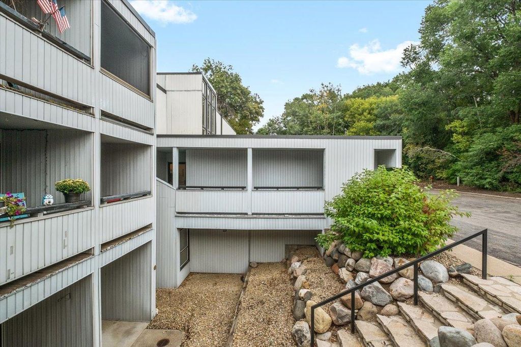 13709 Nicollet Avenue 301, Burnsville, MN 55337 — photo 2
