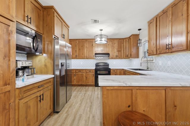 13252 S Hickory Street, Claremore, OK 74017