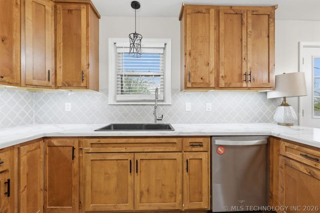 13252 S Hickory Street, Claremore, OK 74017