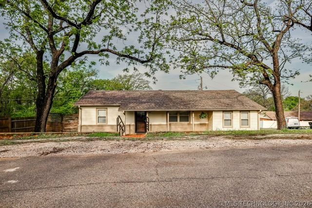 13252 S Hickory Street, Claremore, OK 74017