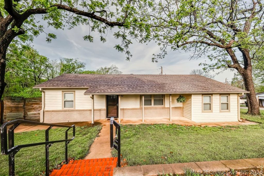 13252 S Hickory Street, Claremore, OK 74017