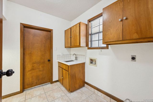 8835 Garden Ridge Drive, Garden Ridge, TX 78266