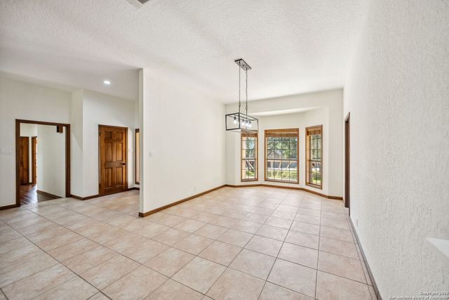 8835 Garden Ridge Drive, Garden Ridge, TX 78266