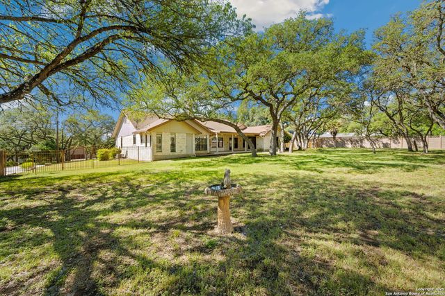 8835 Garden Ridge Drive, Garden Ridge, TX 78266