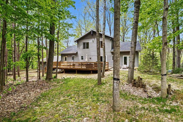 10953 Red Bud Trail, Oronoko Twp, MI 49103