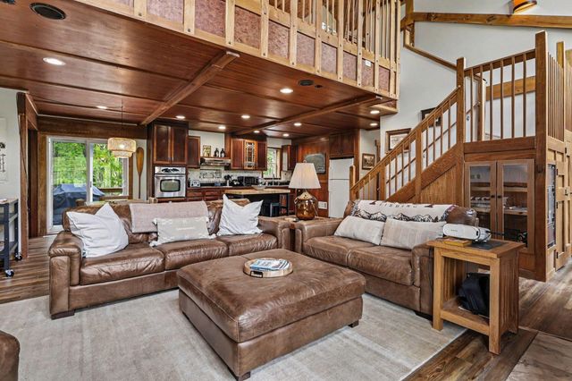 10953 Red Bud Trail, Oronoko Twp, MI 49103