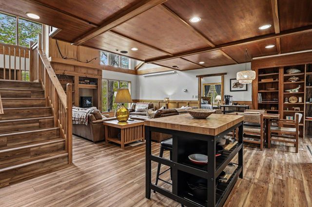 10953 Red Bud Trail, Oronoko Twp, MI 49103