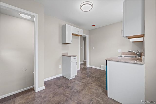 1204 8th Street, Wyandotte, MI 48192