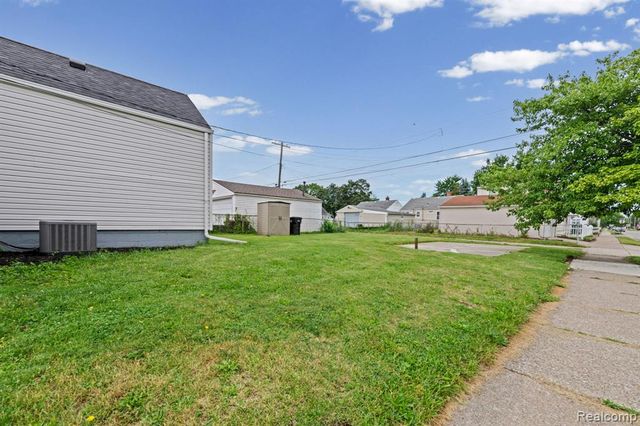 1204 8th Street, Wyandotte, MI 48192