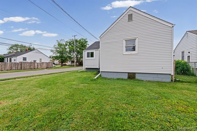 1204 8th Street, Wyandotte, MI 48192