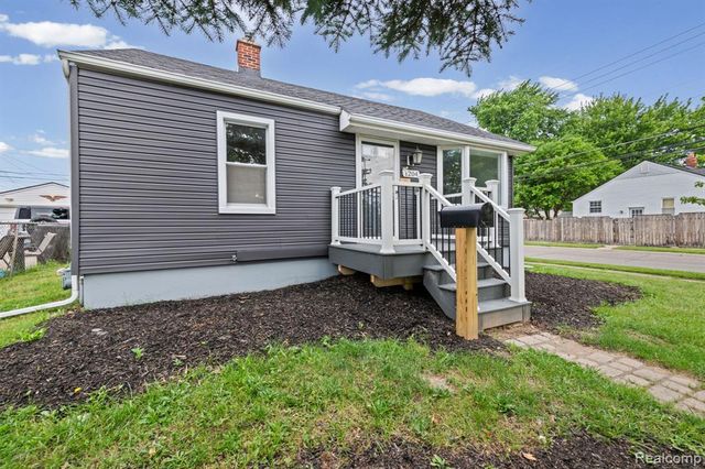 1204 8th Street, Wyandotte, MI 48192