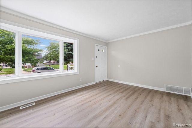 1204 8th Street, Wyandotte, MI 48192