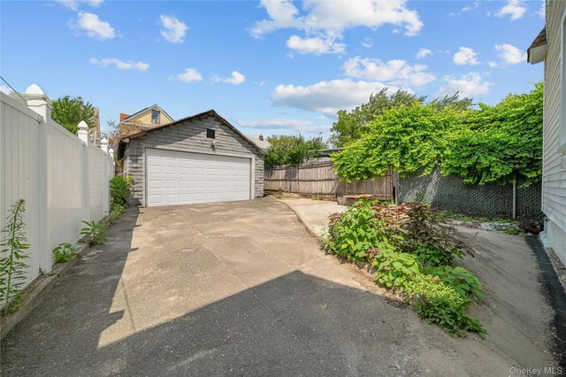 11422 212th Street, Cambria Heights, NY 11411