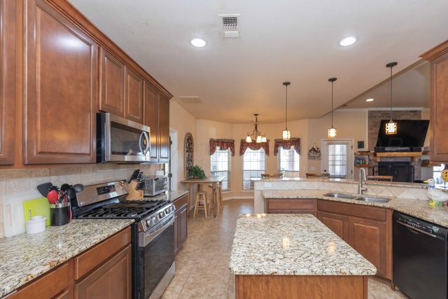 6010 CPT AUGUSTUS MCCREA Trail, Amarillo, TX 79118