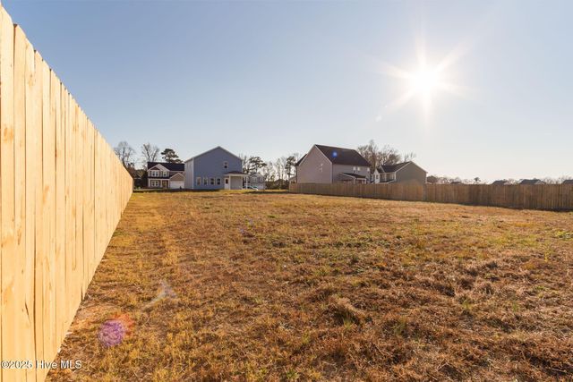 209 Shadow Grass Court, Stella, NC 28582