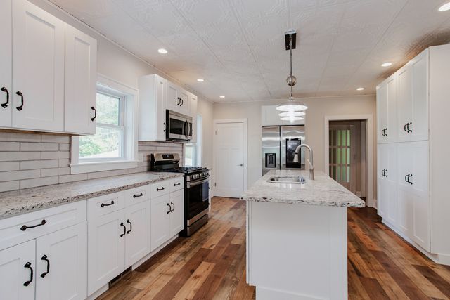 22W724 Saint Charles Road, Glen Ellyn, IL 60137