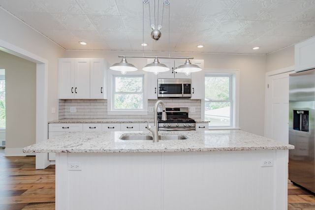 22W724 Saint Charles Road, Glen Ellyn, IL 60137