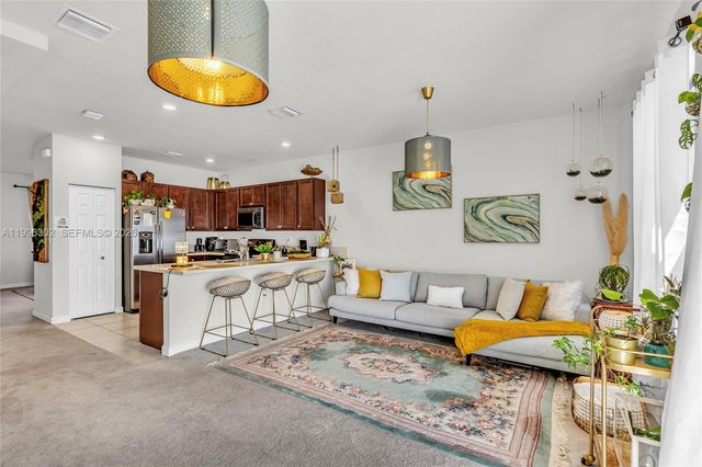 3392 W 105th Ter, Hialeah, FL 33018