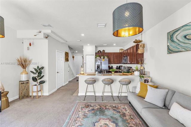 3392 W 105th Ter, Hialeah, FL 33018