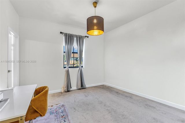 3392 W 105th Ter, Hialeah, FL 33018