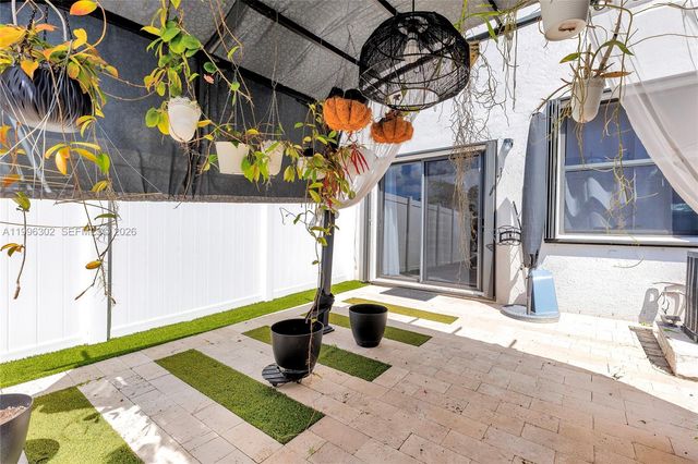 3392 W 105th Ter, Hialeah, FL 33018