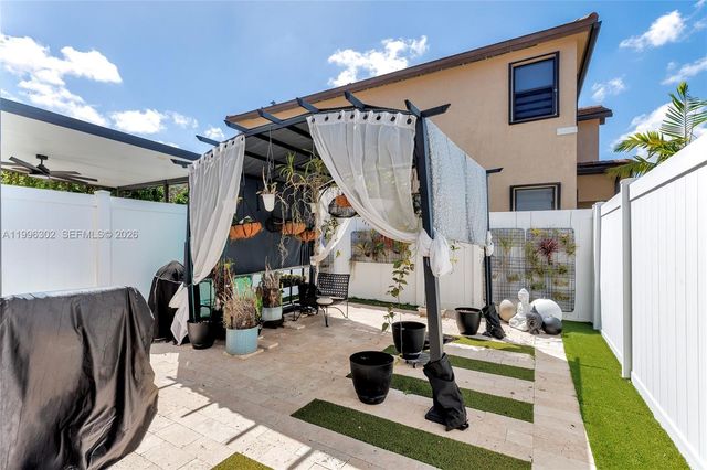 3392 W 105th Ter, Hialeah, FL 33018